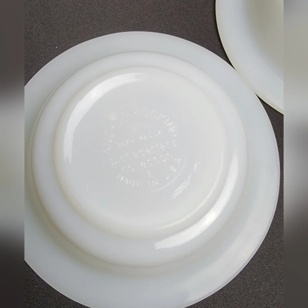 Anchor Hocking‎ #1073 Springwood Green Wide Rim Bowls